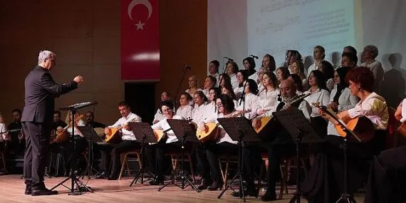 Keçmek kursiyerlerinden yılsonu konseri