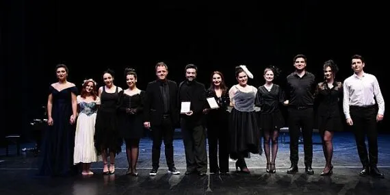 Lüleburgaz'da 'Ahh Şu Opera' sahnelendi