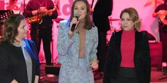 Manisalı kadınlar, ‘Yeni Yıl Matinesi’nde buluştu, doyasıya eğlendi