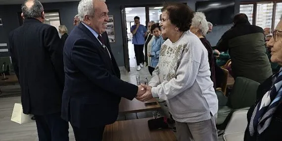 Nilüfer’de huzurevi sakinlerinden yeni yıla keyifli karşılama