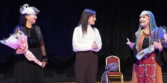 Sahne Anadolu kadınlarının