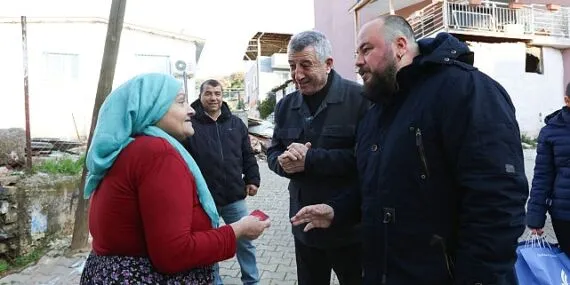 Yeni yıl pastası ve sepeti Başkan Günay'dan