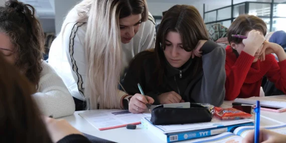 Akademi Lise öğrencileri TYT için kampa girdi