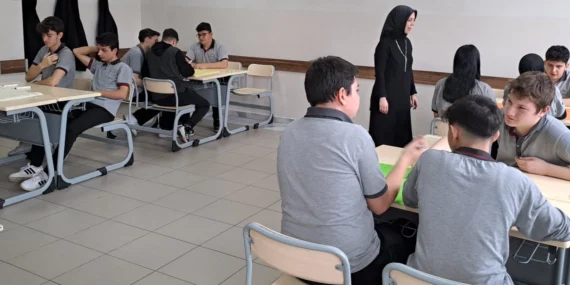 Akran zorbalığına karşı "Akran Dayanışması" projesi