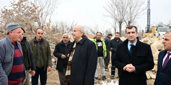Başkan Er, Taştepe Mahallesi rezerv alanında incelemelerde bulundu