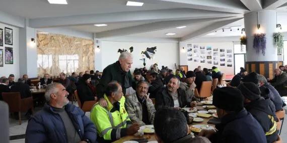 Başkan Mete Memiş, Karla Mücadele Kahramanları İle Kahvaltıda Bir Araya Geldi