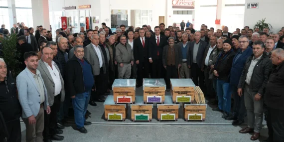 Başkan Zeyrek: “Manisa genelinde 2 bin kovanı üreticilerimize ulaştıracağız”