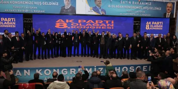 Bayburt AK Parti’de Kongre Coşkusu: Bakan Uraloğlu’ndan Müjdeler, Başkan Memiş’ten Birlik Vurgusu