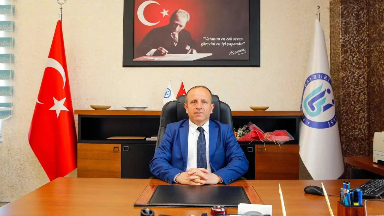 Bayburt Üniversitesi Rektör Yardımcısı Prof. Dr. Mahir Kadakal, Avrasya Üniversitesi'nin yeni rektörü oldu
