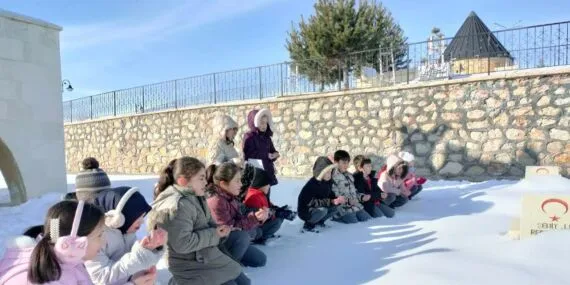 Bayburtlu Miniklerden Şehitlerine Vefa, Şehit Nevzat Kaya Şehadetinin 31. Yılında Anıldı