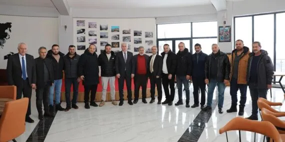 Bayburt’ta 30 Yılın Zirvesi, Kar Esareti Bitti, Başkan Memiş Ekipleri Kutladı