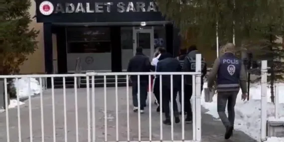 Bayburt’ta Göçmen Kaçakçılığı Operasyonu, 7 Göçmen ve 4 Organizatör Yakalandı!