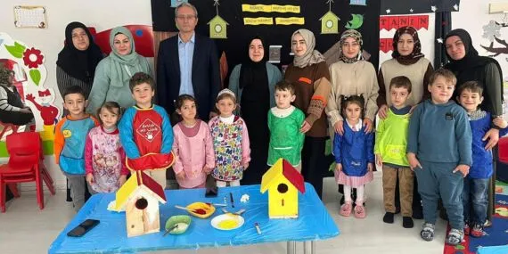 Bayburt’ta Miniklerden Anlamlı Etkinlik, Kuş Evleri Renklendi!