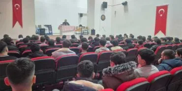 Bayburt'ta Öğrencilere Güvenlik ve Bilinçli İnternet Kullanımı Eğitimi