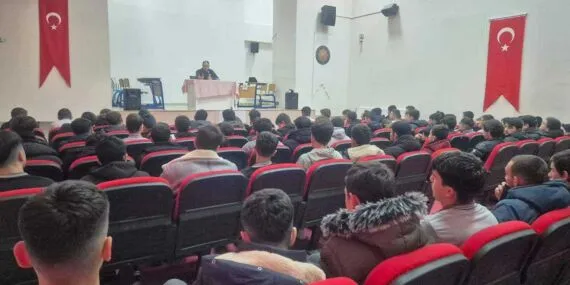 Bayburt’ta Öğrencilere Güvenlik ve Bilinçli İnternet Kullanımı Eğitimi