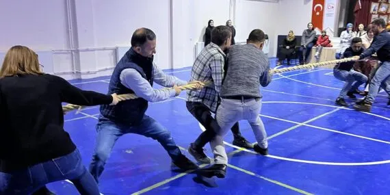 Bayburt’ta Öğretmenler Geleneksel Çocuk Oyunlarına Yeniden Can Verdi