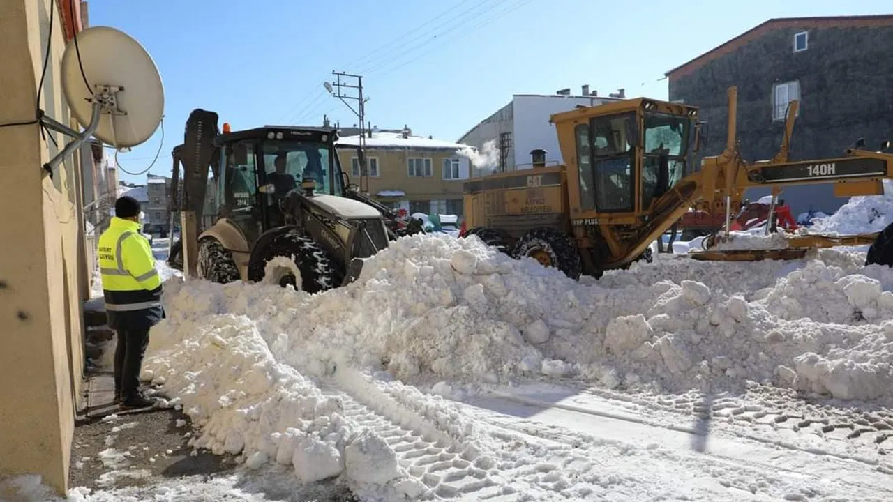 Bayburt'ta Son 30 Yılın En Yoğun Kar Yağışı, 1 Milyon Metreküp Kar Temizlendi, Rekor Kırıldı!