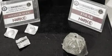 Bayburt'ta Uyuşturucu Operasyonu! 3 Sentetik Ecza ve 16 Gram Esrar Ele Geçirildi