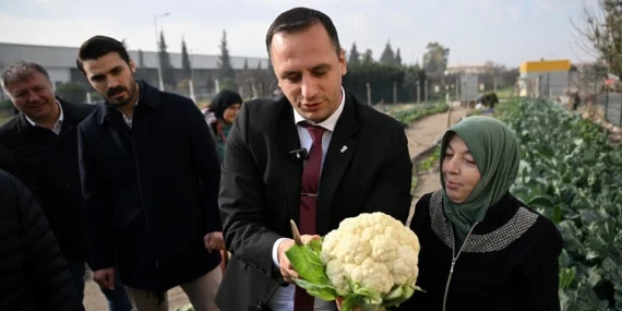 Bornova Kent Bostanı kadınların elinde yeşerdi