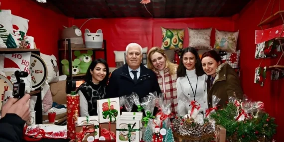 Bursa'da 2025 coşkusu yeni Yeni Yıl Meydanı'nda yaşanıyor