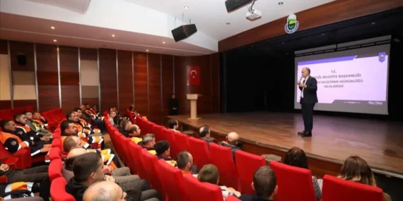 Bursa İnegöl'de temizlik işleri personeline yalın temelleri eğitimi verildi