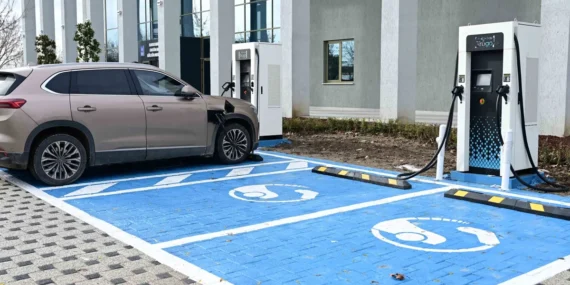 Bursa Karacabey'de elektrikli araç şarj istasyonları hizmete girdi