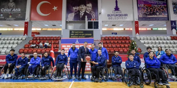 İzmir'in spor ailesi yeni yıl için bir araya geldi