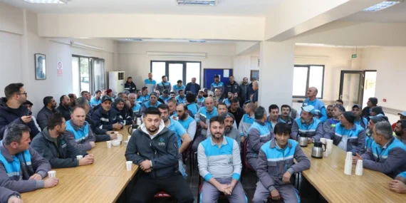 Çiftçi: “Emeğiniz, şehrimizi daha güzel ve temiz kılıyor”