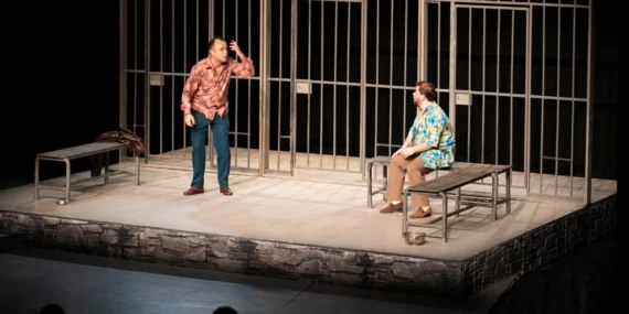 “Çok Tuhaf Soruşturma” oyununun prömiyeri yapıldı