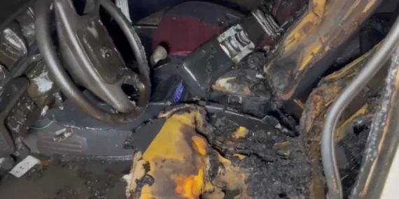 Düzce'de park halindeki otomobilde yangın çıktı