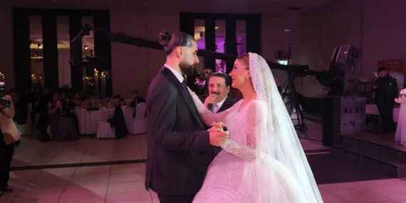 Latif Doğan Almanya'da düğünde sahne aldı