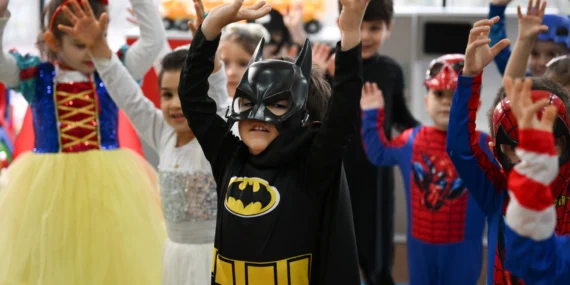 İzmir Bornova’da miniklere yeni yıl coşkusu