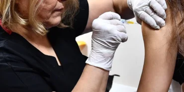 İzmir Büyükşehir HPV aşısı uygulamasını başlattı... Kadınlar ilk dozları yaptırdı