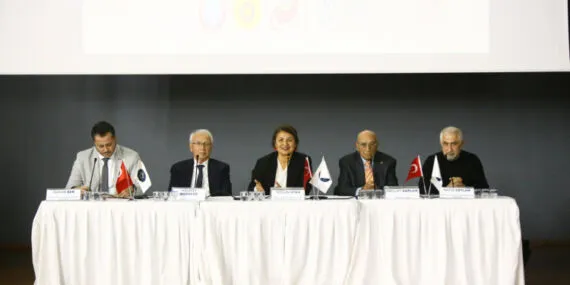 İzmir Karabağlar’da 'Eğitimin dünü bugünü' konuşuldu