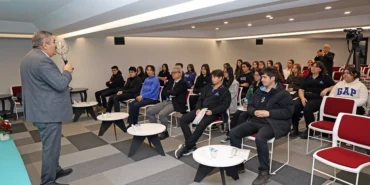 Kayseri Talas'ın Yazar Okulu tam gaz sürüyor