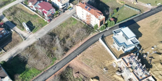 Kocaeli İzmit'te asfalt mesaisi