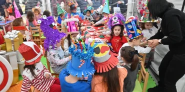 Manisalı çocuklar yeni yıl coşkusunu doyasıya yaşadı
