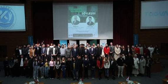Memduh Büyükkılıç gençlerle buluştu