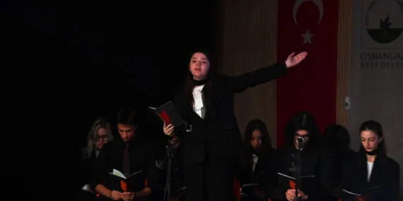 Nutuk Bursa Osmangazi’de teatral gösteriyle anlatıldı
