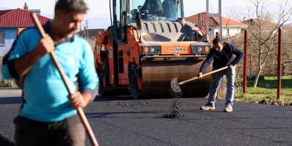 Sakarya Söğütlü’nün kırsalındaki iki mahallede asfalt hamlesi