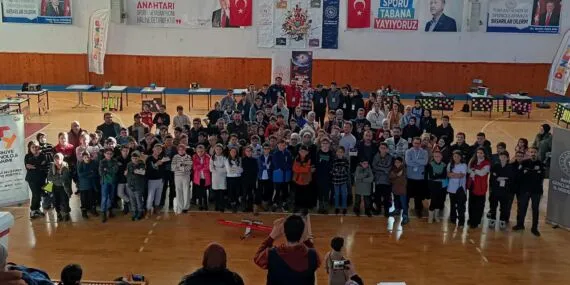 Selçuk Bayraktar’dan Bayburt’taki Gençlere Özel Hediye! Milli Teknoloji Hamlesi Devam Ediyor