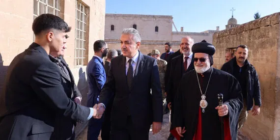 Mardin Valisi Tuncay Akkoyun, Süryanilerin Doğuş Bayramını kutladı