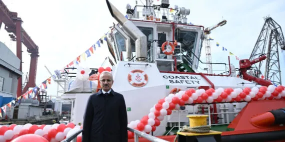 Boğazlar yerli römorkörlere emanet