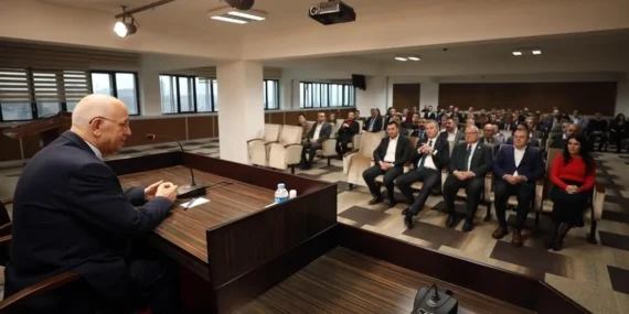 Yaşar, bürokratlarıyla bir araya geldi