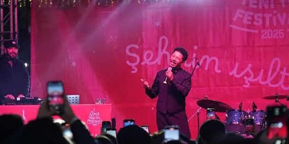 Yeni Yıl Festivali’nde Mansur Ark rüzgârı