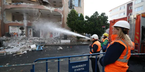 İstanbul Bakırköy'de dönüşüm sürüyor