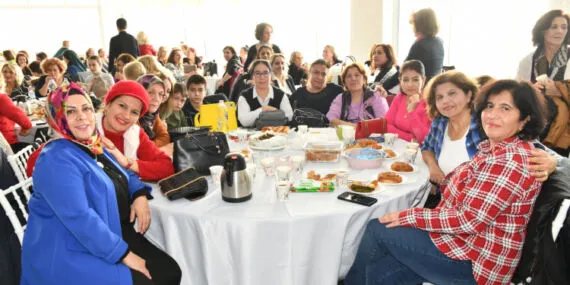 103 yaşındaki Hüsniye Teyze’ye sürpriz doğum günü haberi