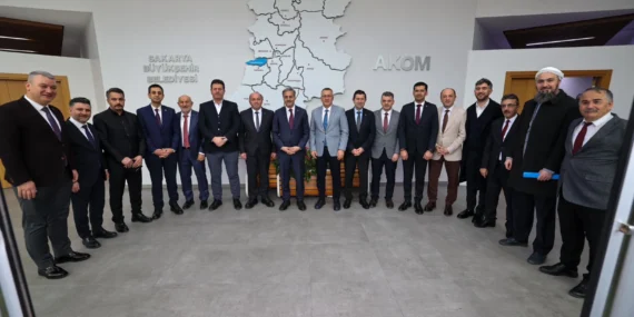 17 başkan AKOM'da ‘ortak payda Sakarya’ gündemiyle buluştu haberi