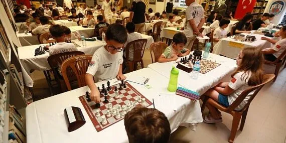 2024’te dolu dolu geçen Eğitim ve Sanatın Adresi: Prof. Dr. İsmail Aka Kütüphanesi haberi