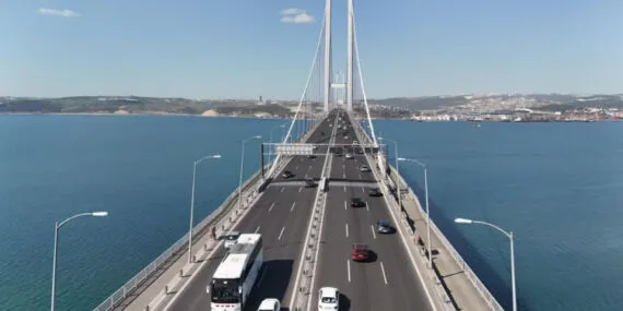 570 milyon araç otoyollardan geçti haberi